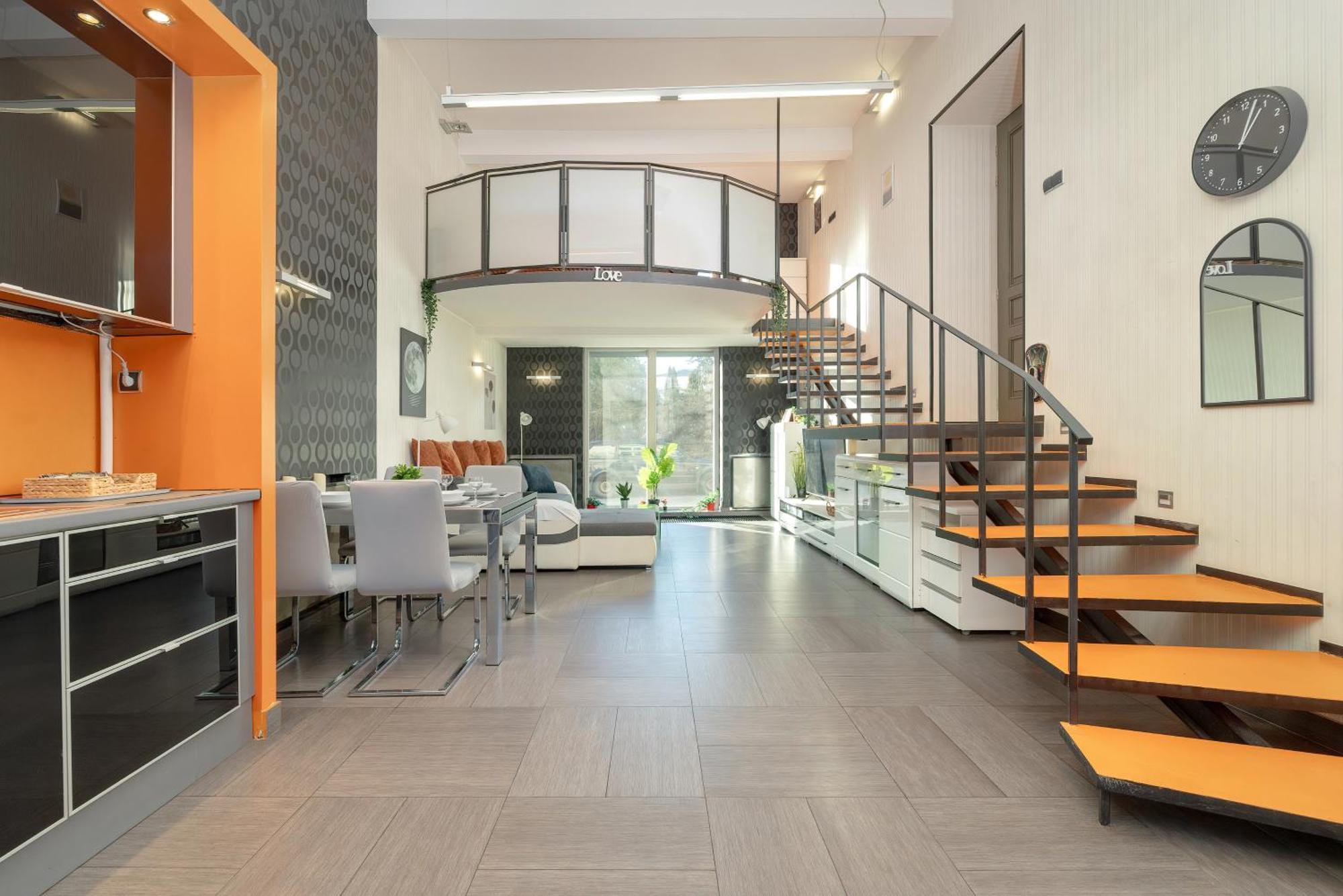 Apartment Przyszlosci Z Dwiema Sypialniami W Krakowie By Renters Krakau